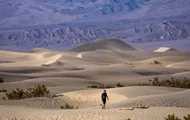 Шел босиком по раскаленной пустыне: в США спасли мужчину с ожогами ног