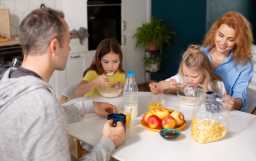 Беспокойтесь о себе: 6 пищевых привычек для взрослых и детей, которые нужно ввести в жизнь