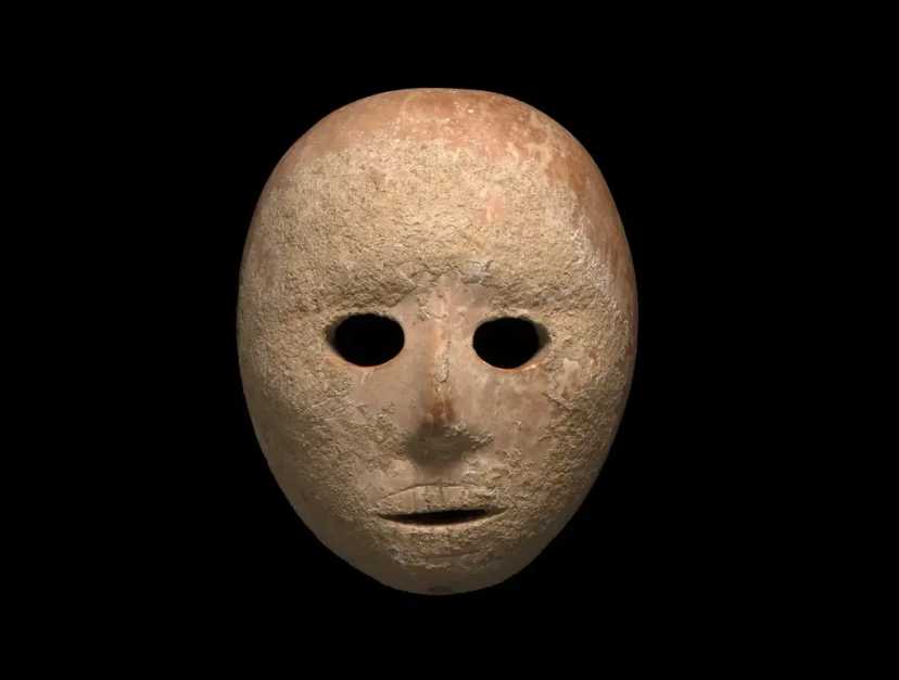 Имеет совершенные и симметричные черты лица: археологи нашли артефакт возрастом 9 тысяч лет