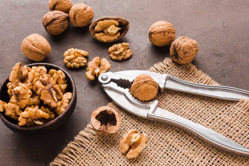 Станут намного полезнее: 5 причин обязательно замачивать орехи в воде