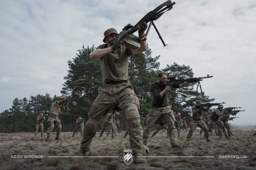 США сняли запрет на поставку оружия бригаде "Азов", — The Washington Post