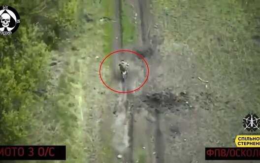 Kamikaze drone operator eliminated occupier riding motorcycle. VIDEO