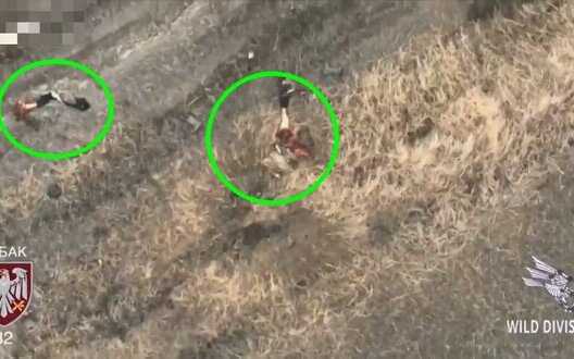 Occupier’s leg flies several meters away from his body after Ukrainian drone strike. VIDEO 18+