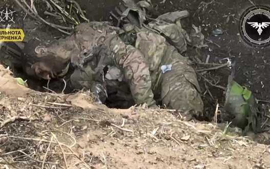 Soldiers of 47th Brigade attack group of Russian special forces with sniper on outskirts of Berdychi. VIDEO