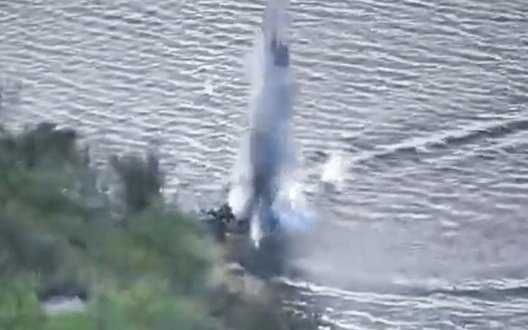 Occupier was able to swim across Dnipro on jet ski, but did not reach shore due to Ukrainian drone strike. VIDEO