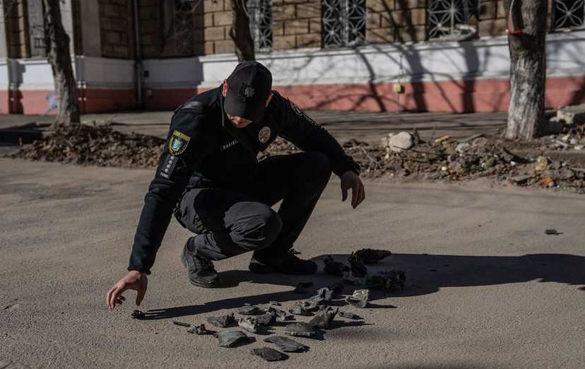 Россияне ударили КАБом по жилому кварталу Константиновки, много пострадавших