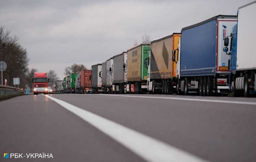 Поляки частично возобновят пропуск грузовиков на одном из заблокированных КПП