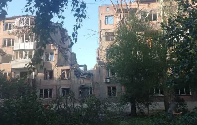 Уничтожены два подъезда: армия РФ ударила авиабомбами по Торецку, погибли супруги