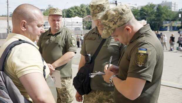Чи можуть мобілізувати тих, хто не був в армії: юрист пояснив, до чого готуватись українцям без досвіду
