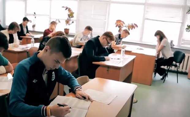 Кто не успел, тот не опоздал: украинским школьникам сообщили радостную новость про НМТ